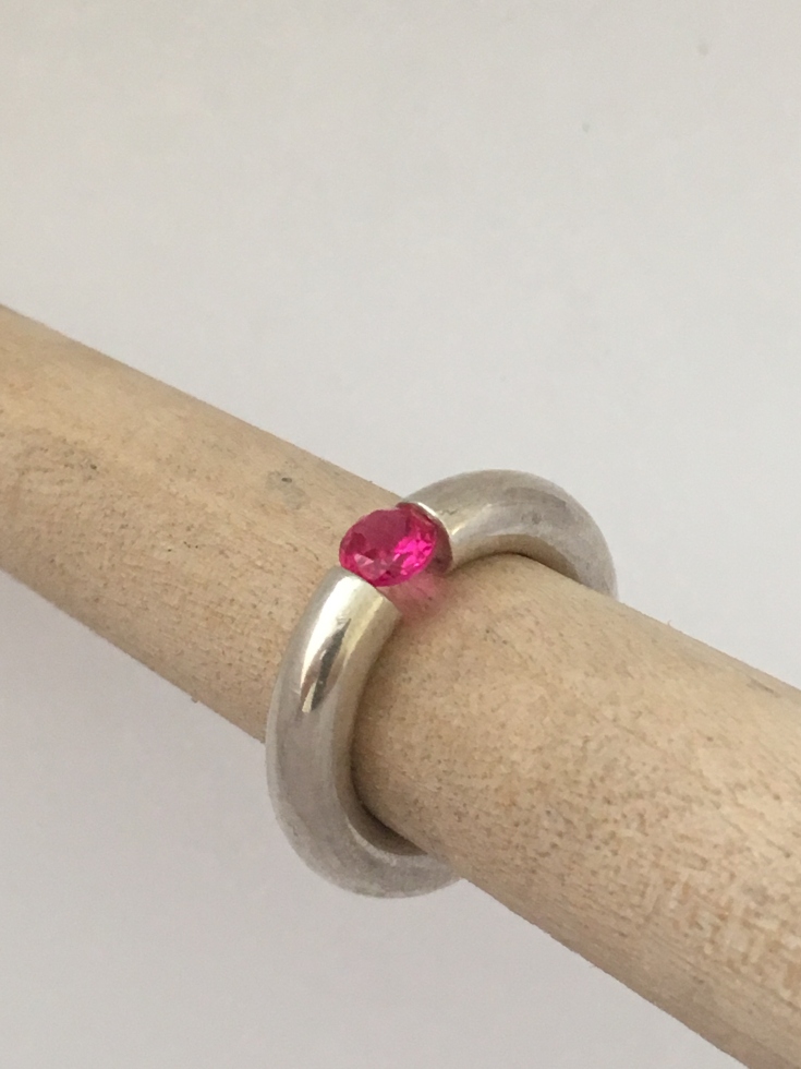 How to use tension setting in jewellery making
