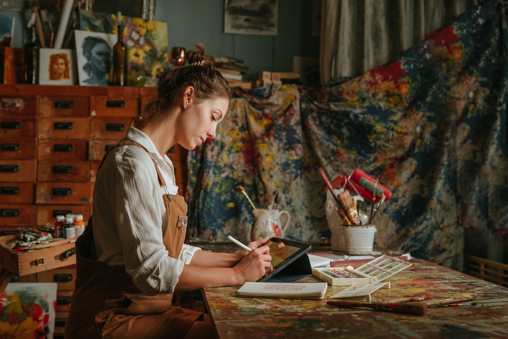 Digital artist using a graphics tablet in a Sydney Art School class